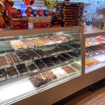 Walt Itgen's Ice Cream Parlour - Ice Cream & Frozen Yogurt Near Me - Valley Stream, New York