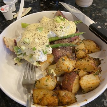 Harvest Cafe and Bakery - Tenderloin Benedict - Bakeries Near Me - Simsbury, Connecticut Harvest Cafe and Bakery - Tenderloin Benedict - Bakeries Near Me - Simsbury, Connecticut
