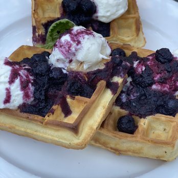 Earls Kitchen + Bar - Golden Cream Waffles - New American Near Me - Boston, Massachusetts Earls Kitchen + Bar - Golden Cream Waffles - New American Near Me - Boston, Massachusetts