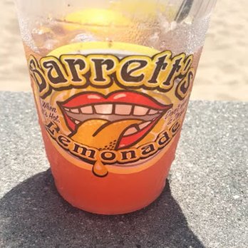 Barrett's Lemonade - a plastic cup with a straw - Juice Bars & Smoothies Near Me - Huntington Beach, California