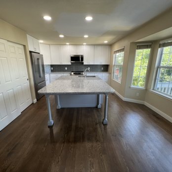 Mountain Side Renovations - General Contractors Near Me
