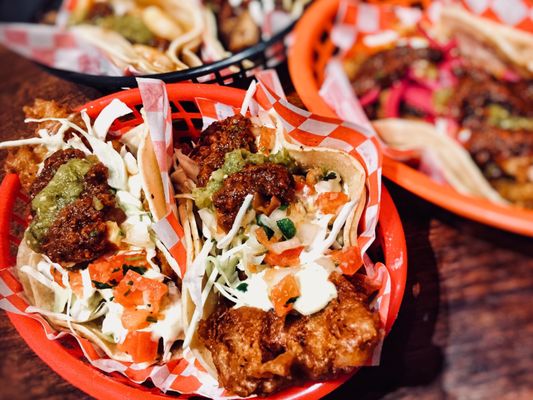Seven Lives Tacos y Mariscos by null