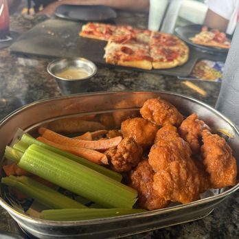 Topgolf - Buffalo boneless wings - Golf Near Me - Schaumburg, Illinois