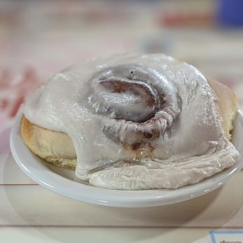 Sunny Daze Cafe - Cinnamon Roll. - American Near Me - Tucson, Arizona