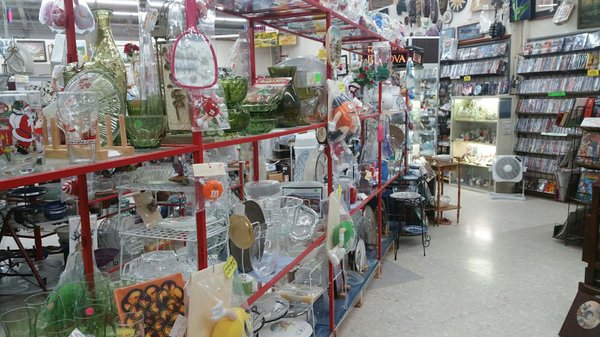 Yard Birds Mall & Storage by null