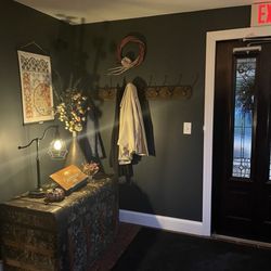 Creekside Inn - Part of the Entry Area