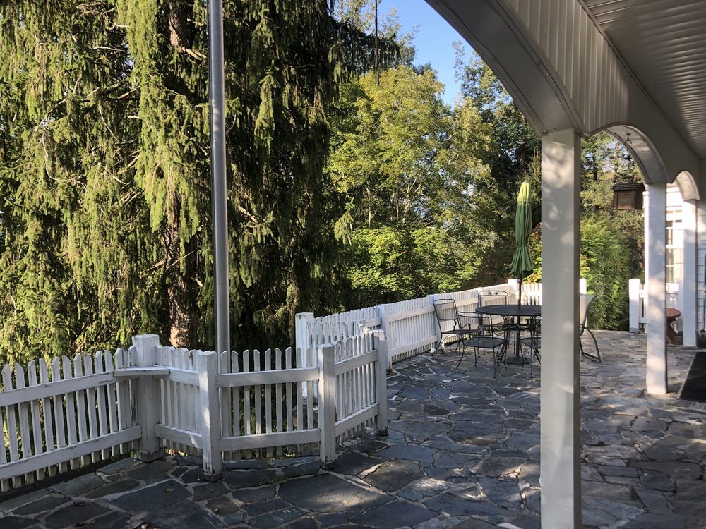 RICHMOND INN BED & BREAKFAST 11 Photos 51 Pine Ave, Spruce Pine