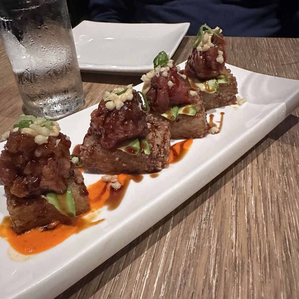 SHIMA Sushi & Champagne - Spicy tuna crunch - Sushi Bars Near Me - Islamorada, Florida SHIMA Sushi & Champagne - Spicy tuna crunch - Sushi Bars Near Me - Islamorada, Florida