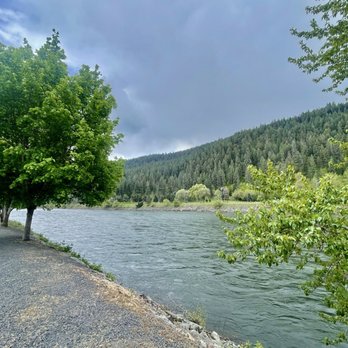 Clearwater Crossing Rv Park - Looking up river - Campgrounds Near Me - Orofino, Idaho Clearwater Crossing Rv Park - Looking up river - Campgrounds Near Me - Orofino, Idaho