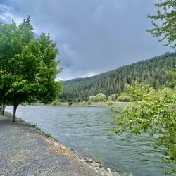 Clearwater Crossing Rv Park - Looking up river