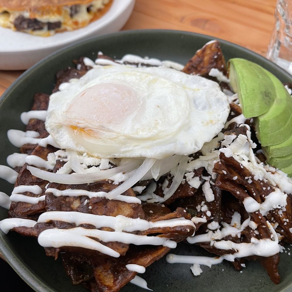 Un Amor - Mole chilaquiles - Breakfast & Brunch Near Me - Chicago, Illinois Un Amor - Mole chilaquiles - Breakfast & Brunch Near Me - Chicago, Illinois