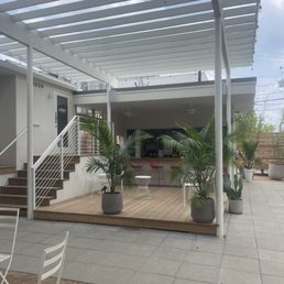 Outdoor bar