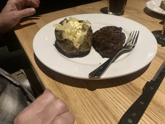 Aubrey's Hixson by null