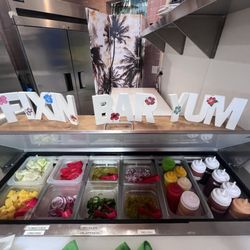 Easy to miss, but definitely don't. The fixin bar is where you can customize your food to your liking.