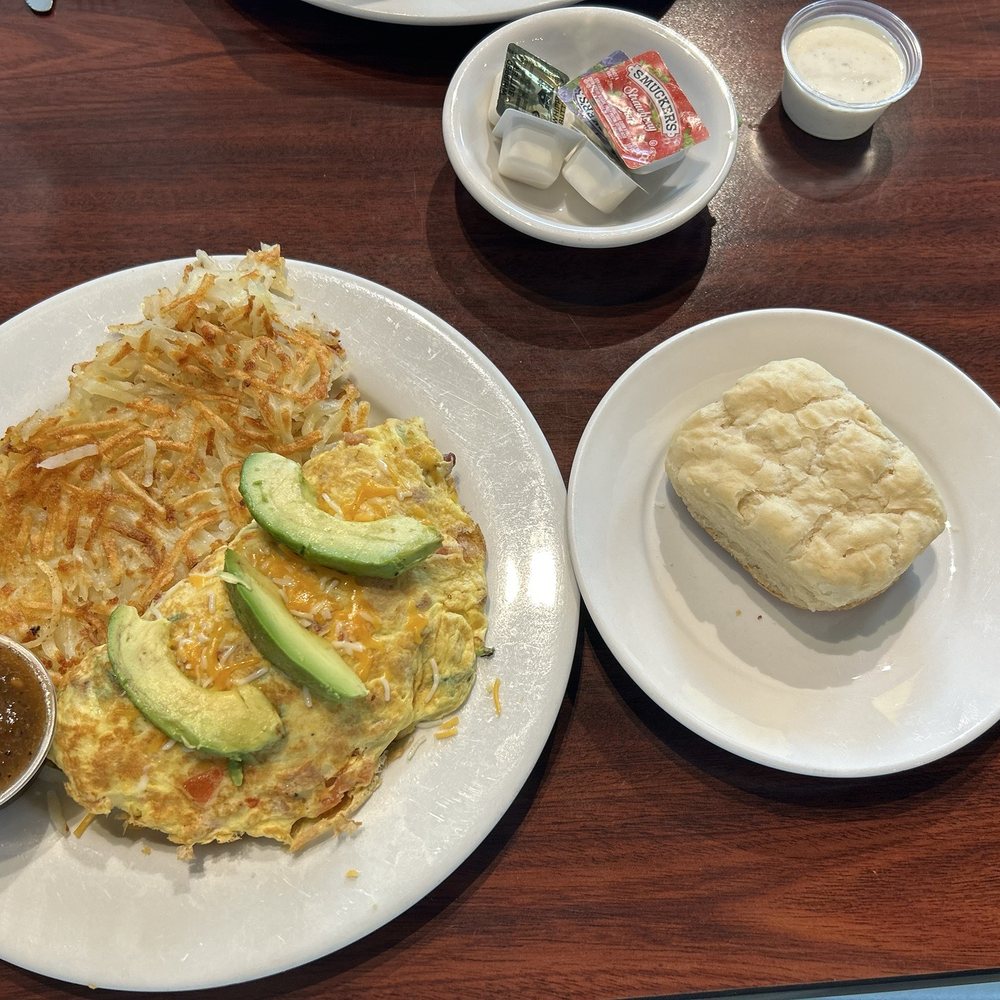 Egg Farm Cafe - Bacado (spinach, bacon, avocado, tomato) w/hash browns & biscuit - Breakfast & Brunch Near Me - Flower Mound, Texas