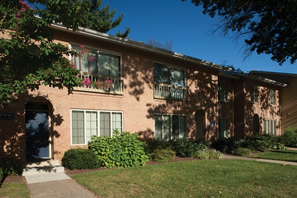 Londonderry Apartments by null