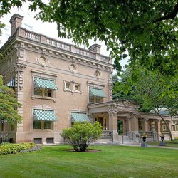 Ruthmere Museum - Ruthmere - The Home of Albert and Elizabeth Beardsley Built in 1910.
