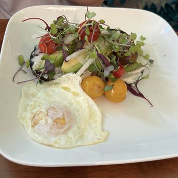 Pistachio Kitchen - Avocado Toast - With Egg - Breakfast & Brunch Near Me - San Francisco, California Pistachio Kitchen - Avocado Toast - With Egg - Breakfast & Brunch Near Me - San Francisco, California