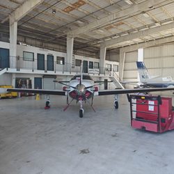 Pinnacle Aviation Academy - Plane in hanger