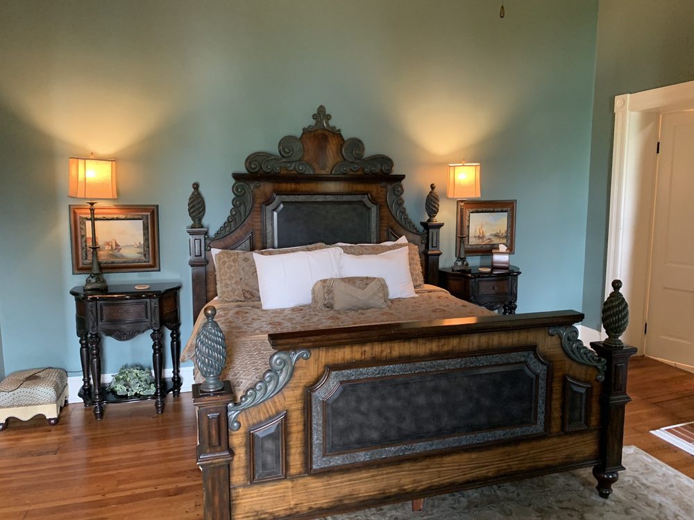 RIVERSIDE INN 41 Photos 85 US Hwy 42 E, Warsaw, Kentucky Bed