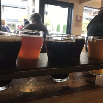 Elizabeth Station - Harvest Night - Beer Bar Near Me - Bellingham, Washington