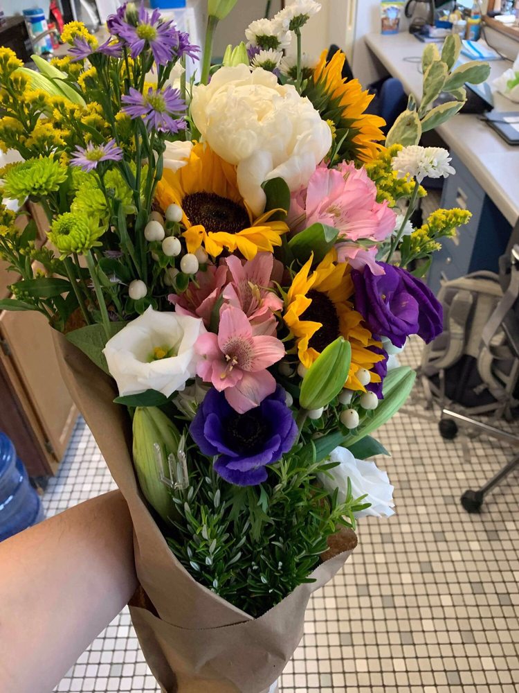 CHESTER HOMETOWN FLORIST 64 Photos & 11 Reviews 101 Brookside Ave