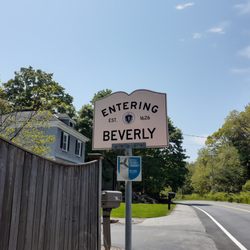 City Taxi of Beverly - Entering Beverly from Wenham on 22.