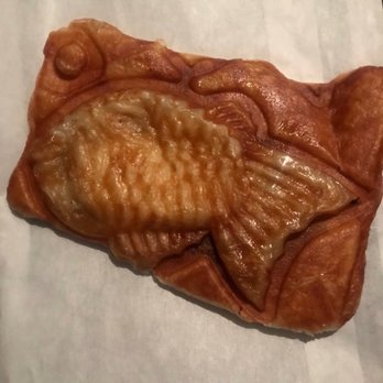 Kane Juice & Tea - Mangoes & Nutella Taiyaki Croissant - Bubble Tea Near Me - Fontana, California