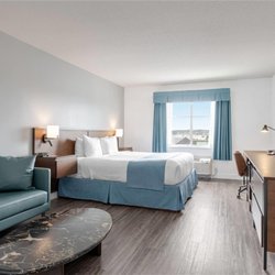 Ramada by Wyndham Surrey/Langley - Guest room