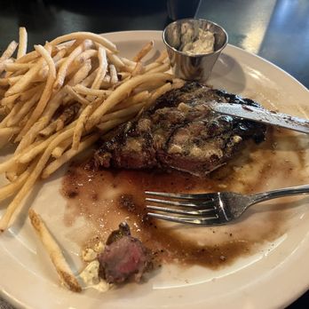 Carlyle Grill - Steak Frites Shoestring Fries Steak Frites* ** - American Near Me - Ann Arbor, Michigan Carlyle Grill - Steak Frites Shoestring Fries Steak Frites* ** - American Near Me - Ann Arbor, Michigan