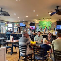 Pelican's Perch Bar & Grill - Bar area