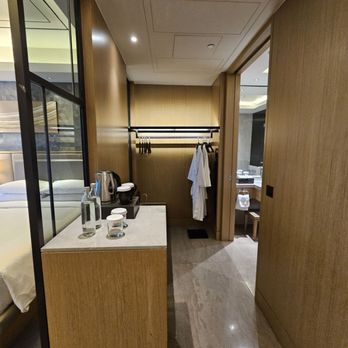 Hilton Manila - Hotels Near Me - Pasay, NCR