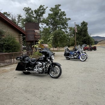 Parkfield Cafe - Harley parking - Sandwiches Near Me - Parkfield, California
