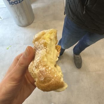 Beard Papa's - Plain with vanilla - Desserts Near Me - Boston, Massachusetts