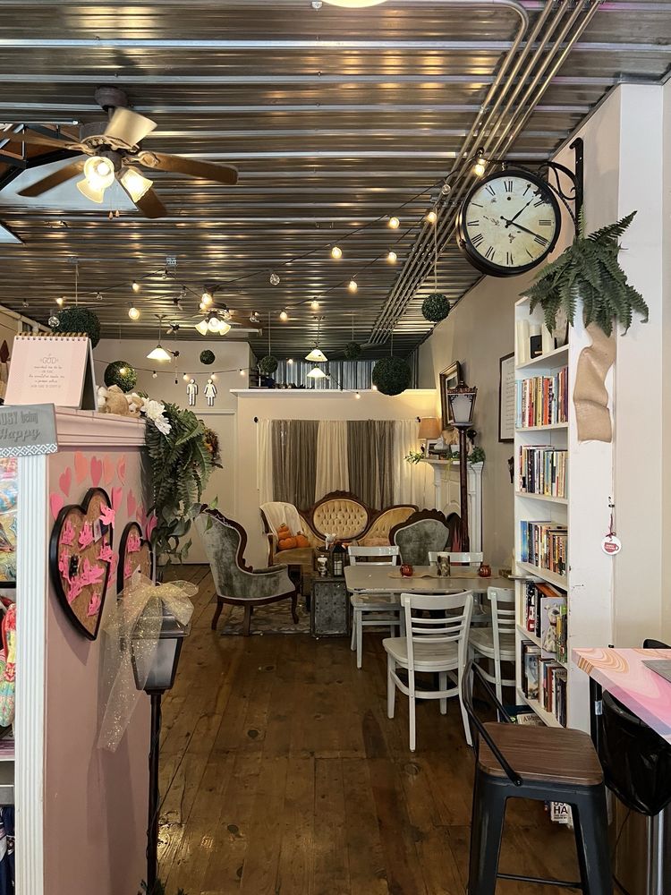 The Flying Pig Coffee Shoppe Logo