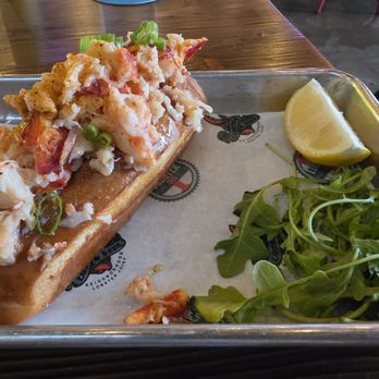 Lobster & Beer NASA - Classic lobster roll - Seafood Near Me - Webster, Texas Lobster & Beer NASA - Classic lobster roll - Seafood Near Me - Webster, Texas