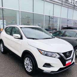 Nissan Rogue SV with Weather Package
