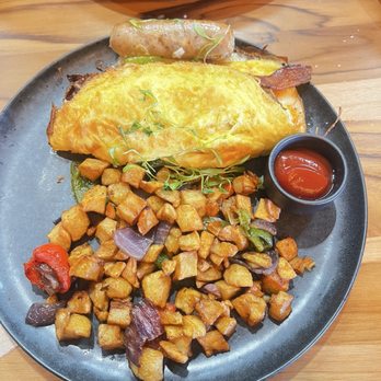 Pradera Brunch - Birria omelette - Breakfast & Brunch Near Me - Costa Mesa, California Pradera Brunch - Birria omelette - Breakfast & Brunch Near Me - Costa Mesa, California