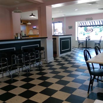 Eats & Sweets - This place is GREAT..brand new, clean, made to order food. They serve up eveything from hot dogs  to filet mignon - Diners Near Me - Pylesville, Maryland