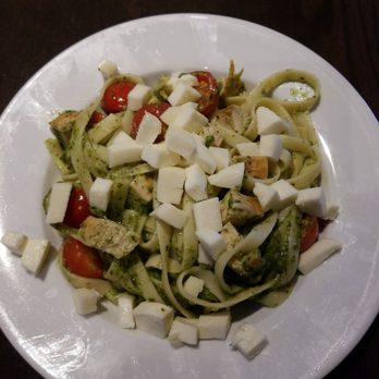 Brix & Vine - Fettuccine pesto (with chicken)...ehhh. I won't recommend - Wine Bars Near Me - Baltimore, Maryland