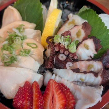 405 Thai & Sushi - Sashimi - Sushi Bars Near Me - North Hills, California