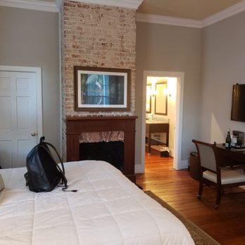 The Beaufort Inn - Luxury kind suite - Bed & Breakfast Near Me - Beaufort, South Carolina