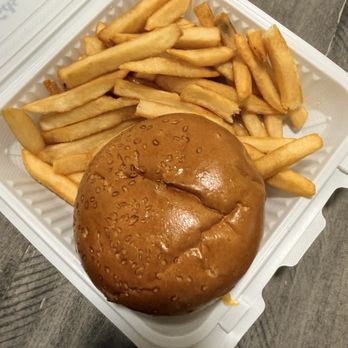 Bricks Newhall - Kids cheeseburger - Burgers Near Me - Santa Clarita, California Bricks Newhall - Kids cheeseburger - Burgers Near Me - Santa Clarita, California
