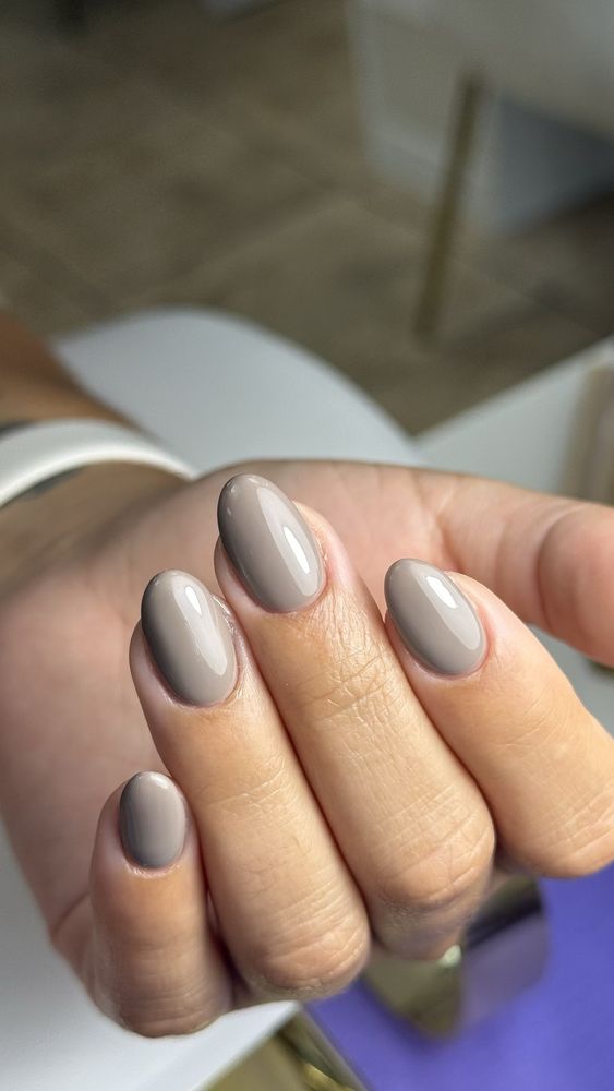 Lias Nails Beauty Logo