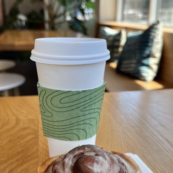 Trail Coffee Roasters - Caramel latte + cinnamon roll - Coffee Roasteries Near Me - Stockton, California