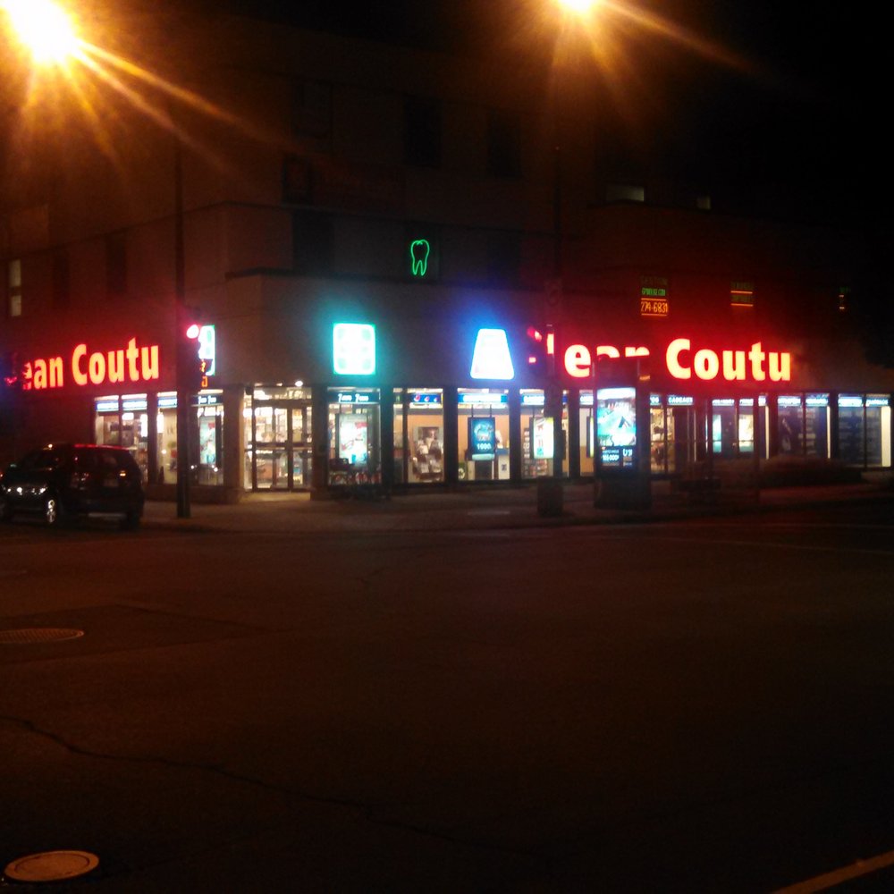PJC Jean Coutu - Friendly cashiers - Pharmacy Near Me - Montreal, Quebec PJC Jean Coutu - Friendly cashiers - Pharmacy Near Me - Montreal, Quebec