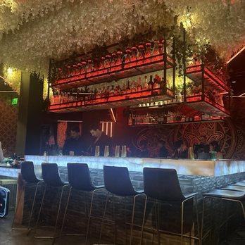 Basbussa - Interior - Middle Eastern Near Me - Los Angeles, California