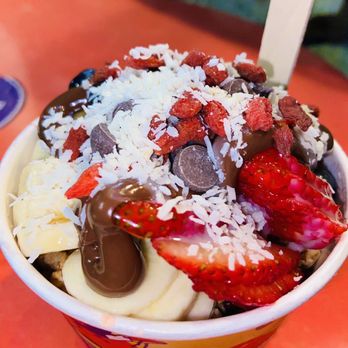 Ubatuba Açaí - Valencia - a bowl of fruit and chocolate covered strawberries - Juice Bars & Smoothies Near Me - Valencia, California Ubatuba Açaí - Valencia - a bowl of fruit and chocolate covered strawberries - Juice Bars & Smoothies Near Me - Valencia, California