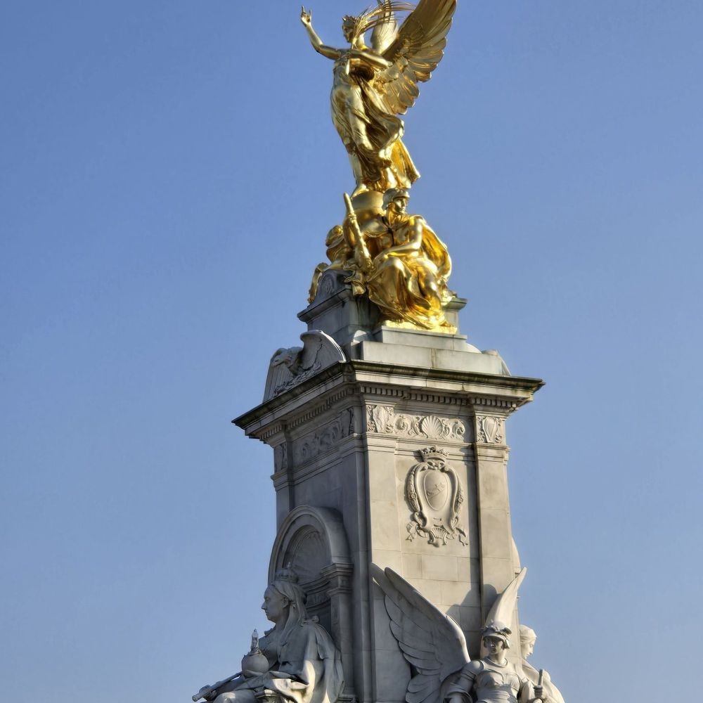 Buckingham Palace - Landmarks & Historical Buildings Near Me - London, XGL