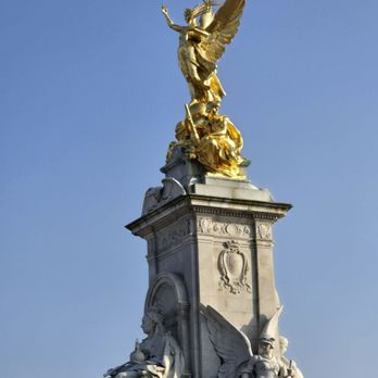 Buckingham Palace - Landmarks & Historical Buildings Near Me - London, XGL